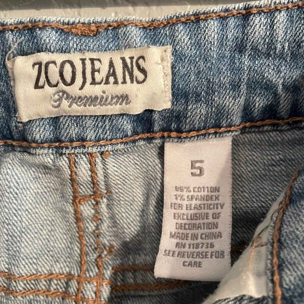ZCO jeans super cute denim shorts size 5 price in good pre-loved condition - Picture 2 of 3